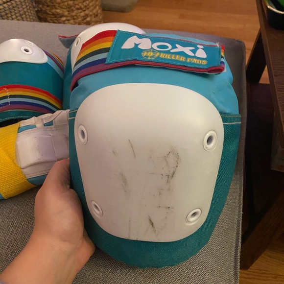 Moxi Skate Pads - Picture 3 of 14